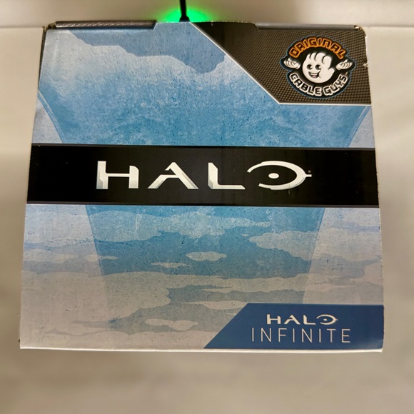 Halo Infinite Master Chief Controller Holder / Statue - Picture 6 of 7